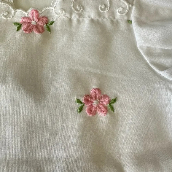 Vintage Toddler Girl Embroidered Dress SZ 2T Ruffled Floral Made in The USA - Picture 5 of 5